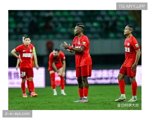 五大联赛焦点战：巨星闪耀赛场，争冠格局再起波澜