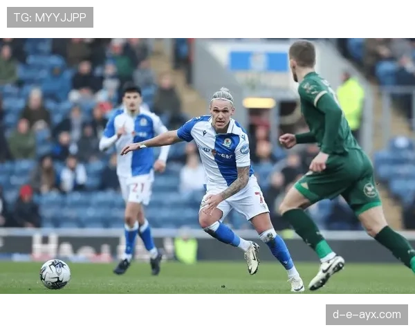 南安普顿锋线爆发状态回暖,强势冲击联赛前列 南安普顿锋线爆发状态回暖,强势冲击联赛前列