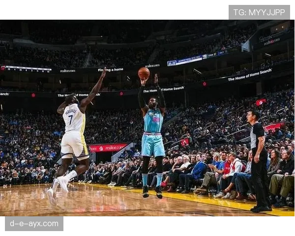 罗伯特·威廉姆斯无球掩护制造错位，内线效率领跑全队