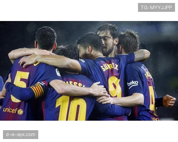 苏亚雷斯发了张晚餐照，摆设比我三个月工资还讲究，我怀疑人生